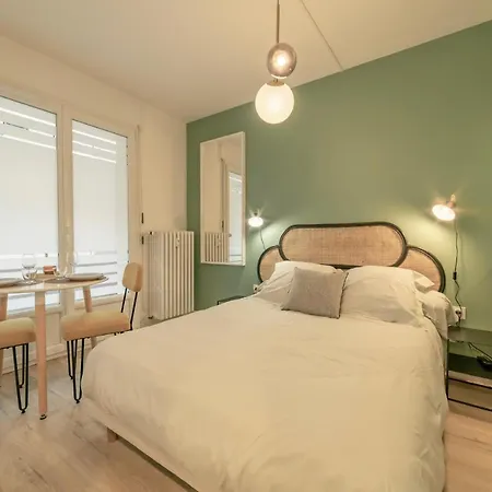 Apparthotel-gare-chambery Apartment