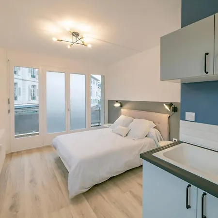 Apartment Apparthotel-gare-chambery