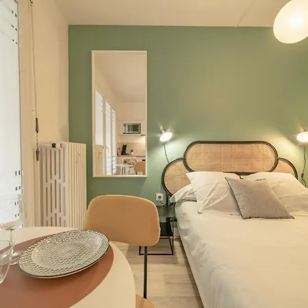 Apartment Apparthotel-gare-chambery *