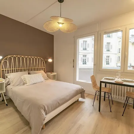 Apartment Apparthotel-gare-chambery